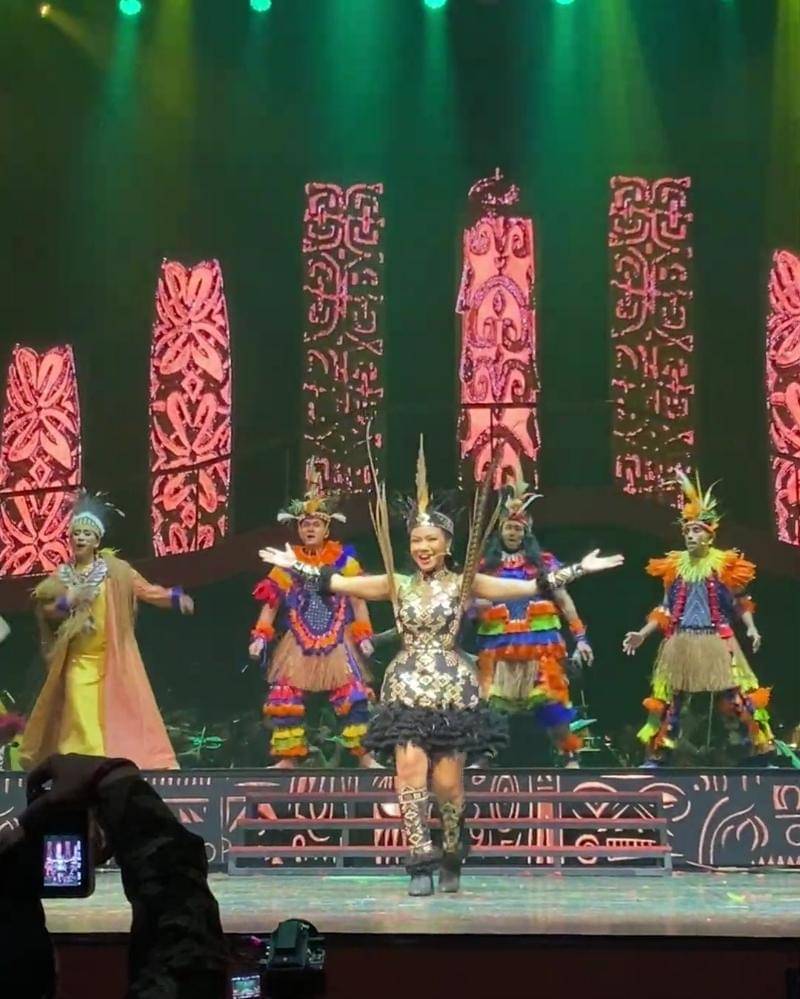 Potret Yura Yunita jadi Putri Papua saat Pagelaran Sabang Merauke berlangsung pada Jumat (16/8/2024), di JIExpo Theater Jakarta, Jakarta Utara. - Popmama.com/Salsyabila Sukmaningrum